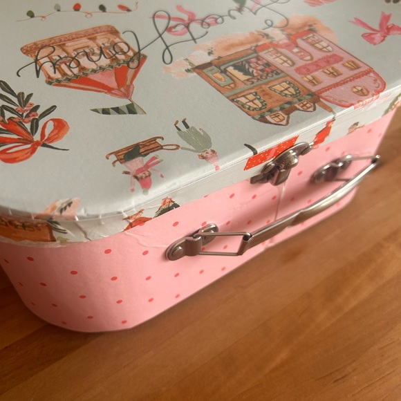 ADORABLE tin play Christmas tea set with tray! NWOT - Picture 6 of 6